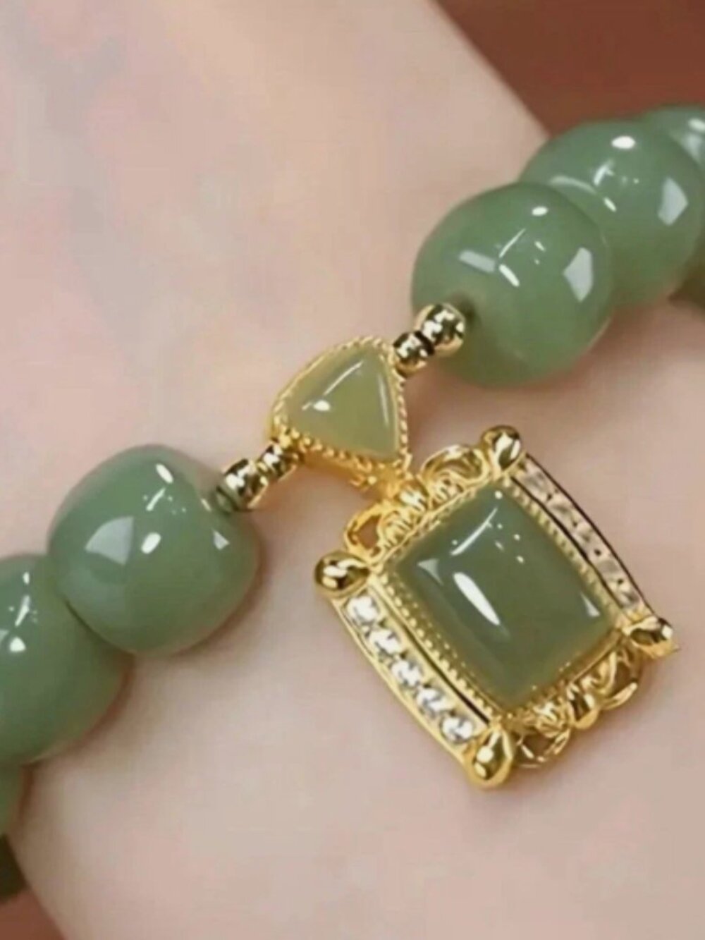 Jadeite Beaded Bracelet Green Gemstone Style Stretch Elastic Elegant